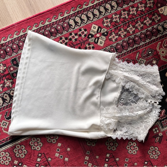 *Suzy Shier White Lace Camisole Back Button Closure Blouse - Picture 7 of 10